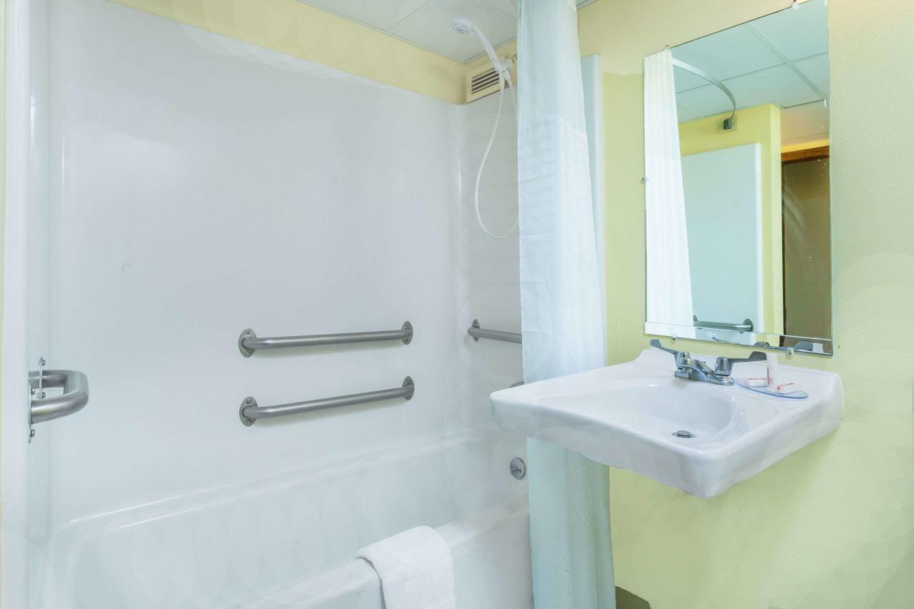 Hotel Days By Wyndham Scranton Pa 2*