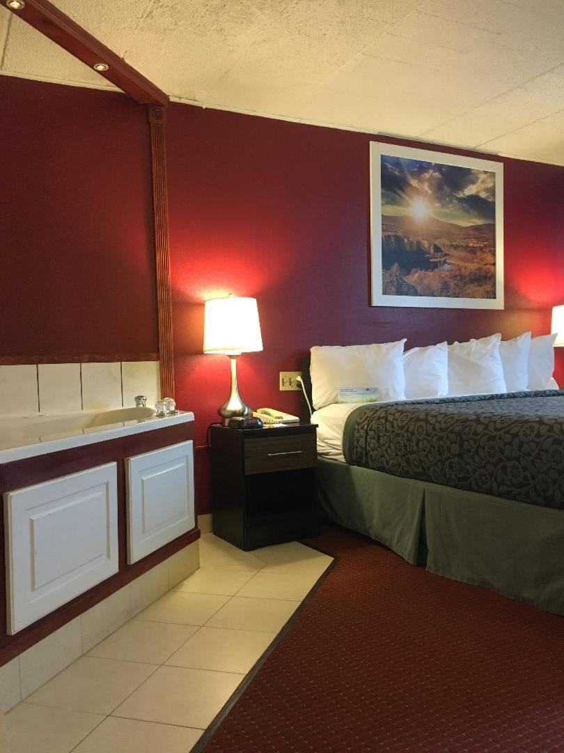 Hotel Days By Wyndham Scranton Pa Dickson City